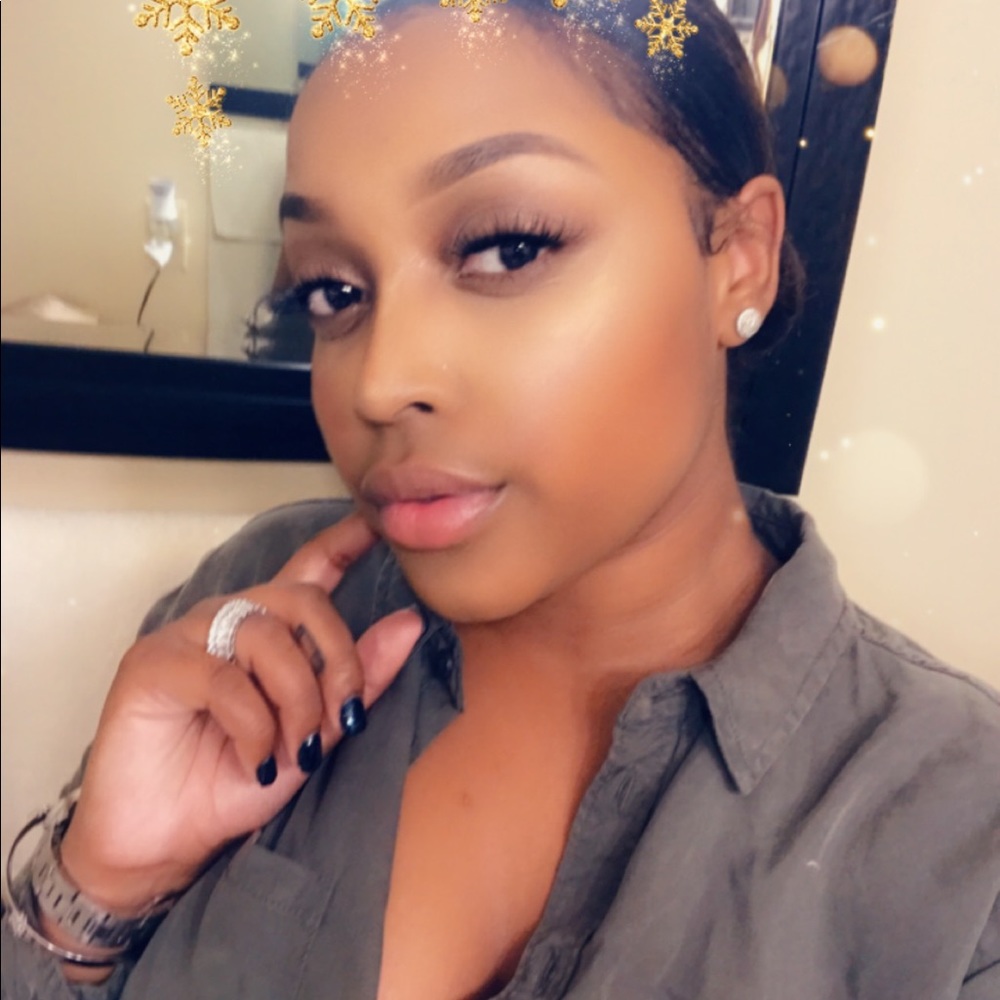 Meet your Posher, Kharisma